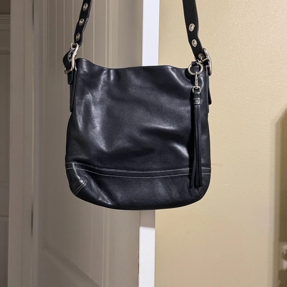 Vintage Coach Legacy 1415 Slim Duffle shoulder Bag in black with white stitching
